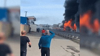 Пожар уничтожает рынок в Пятигорске