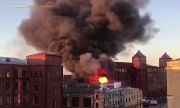 На заводе «Красная нить» в Петербурге произошёл пожар