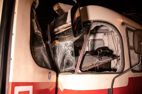 В Киеве произошло лобовое столкновение трамваев, есть пострадавшие