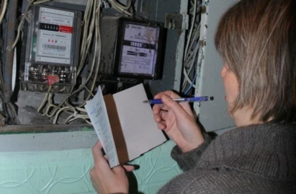 В Запорожье разъяренный потребитель избил сотрудниц энергокомпаний из-за платежки за свет