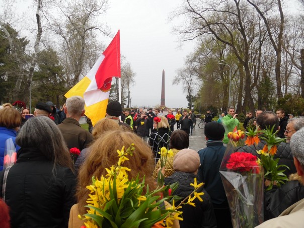 Годовщину освобождения Одессы глушили песнями на мове | Ветераны Великой Отечественной вышли на улицу Одессы с орденами, несмотря на запреты