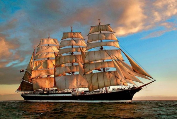 Власти Польши отказались впускать парусник с курсантами из Крыма