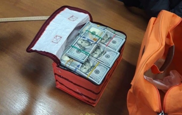 На Сумщине депутата задержали с 380 тысячами долларов