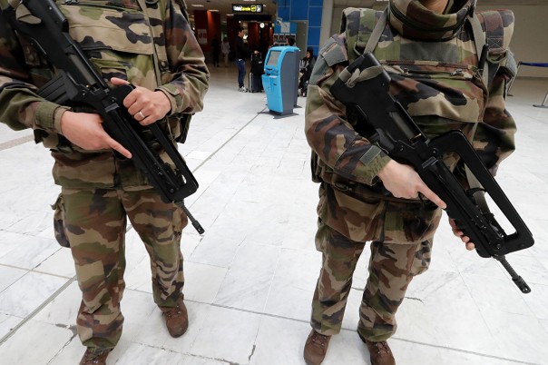 Франция отправит танки и несколько сотен военных к российским границам