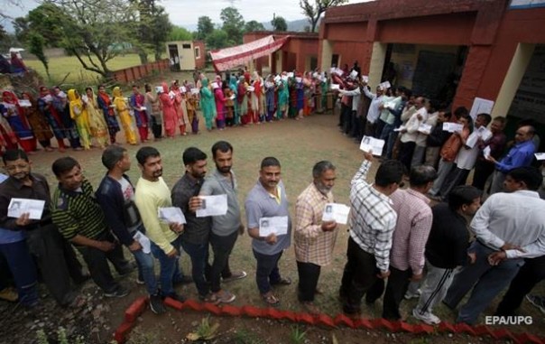 В Индии мужчина отрезал себе палец, проголосовав "не за ту" партию
