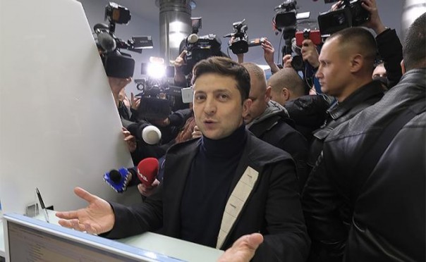 Народовластие: штаб Зеленского назвал 8 законов, которые внесут в Раду первыми