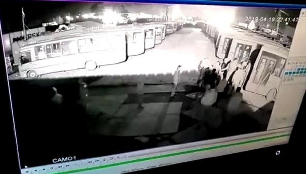 Массовая драка мигрантов в Екатеринбурге попала на видео