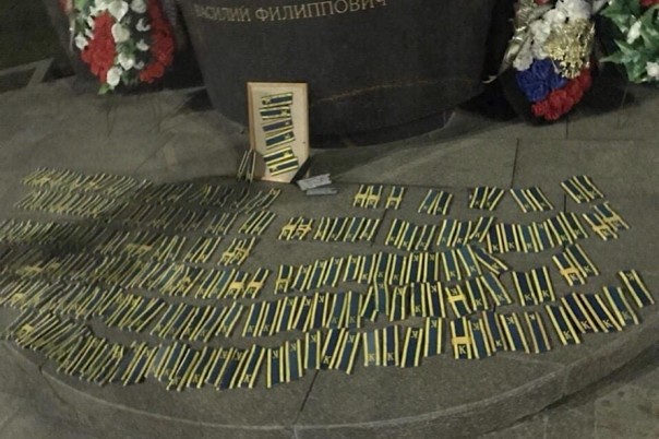 Минобороны разобралось в скандале с сорванными погонами