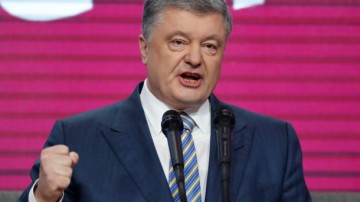 Киевские судьи подали иск против Порошенко