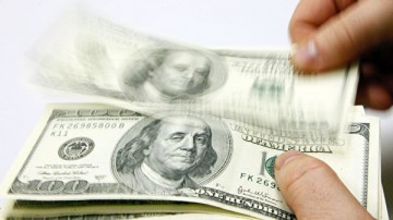 Исследование: РФ за годы санкций сократила долю доллара во внешней торговле