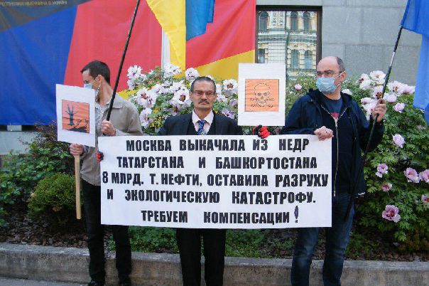 Бежавшие на Украину из РФ сепаратисты устроили митинг в Киеве 