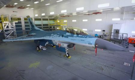 F-16 раскрасили под Су-57