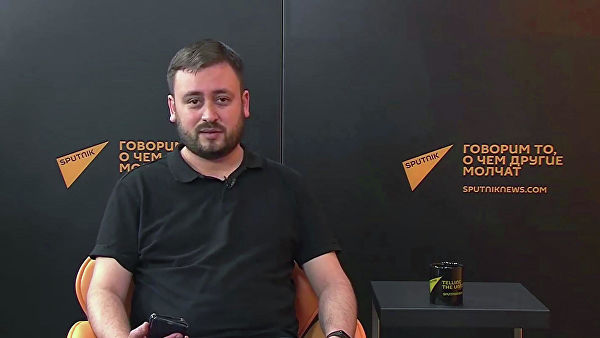 В аэропорту Вильнюса задержали шеф-редактора Sputnik Литва