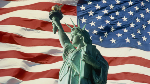 США: Почти половина студентов голодает, многие не могут сходить в кормежку для бездомных из-за расписания занятий