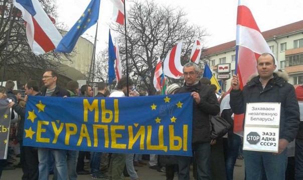Белоруссия между Союзным государством и наступлением бело-красно-белых