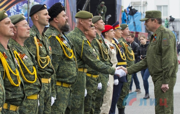 9 Мая в Луганске. За кулисами парада