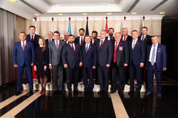 Глава ДНР Денис Пушилин и руководители иностранных делегаций, прибывшие для празднования Дня Республики, посетили выставку достижений