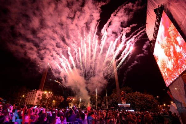 День Республики завершился концертом и праздничным салютом