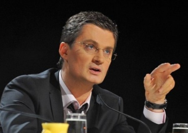 Ведущий «Караоке на майдане» требует лишать гражданства украинских исполнителей, желающих гастролировать в РФ