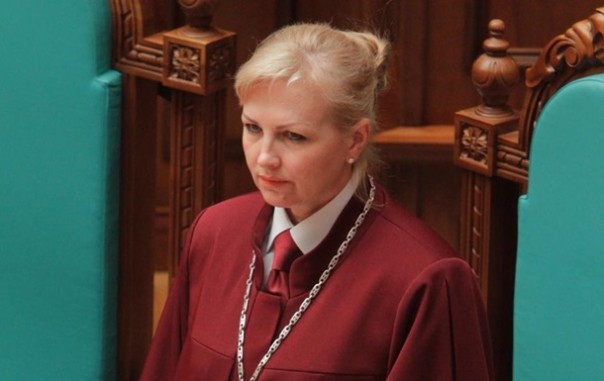 Инаугурация Зеленского на грани срыва: На Украине с помощью антиконституционного переворота переизбрали главу Конституционного суда