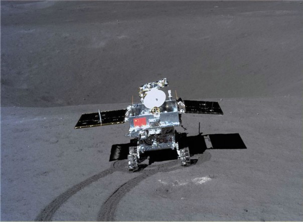 Китайский зонд сделал удивительную находку на обратной стороне Луны