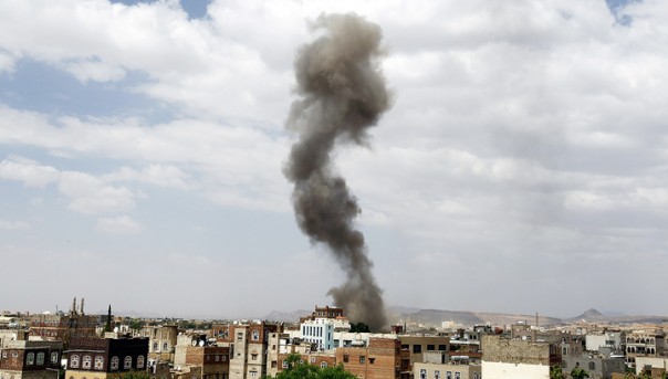 Ответ за нефть: саудовские самолеты отбомбились по столице Йемена