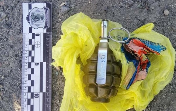 На Харьковщине мужчина с гранатой угрожал подорвать автобус | СБУ задержала торговца оружием в Полтаве
