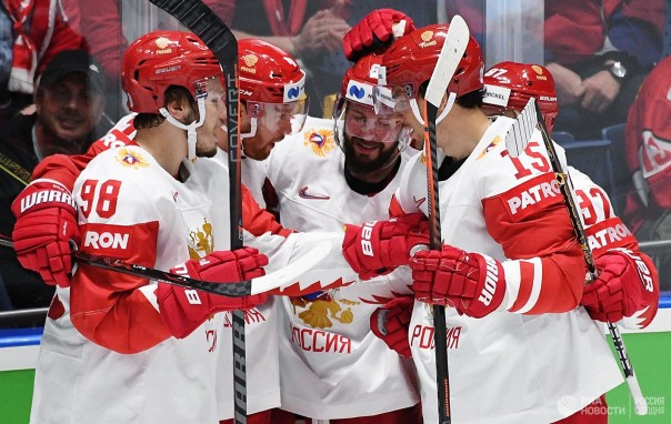 Сборная России обыграла Латвию и вышла в плей-офф чемпионата мира по хоккею