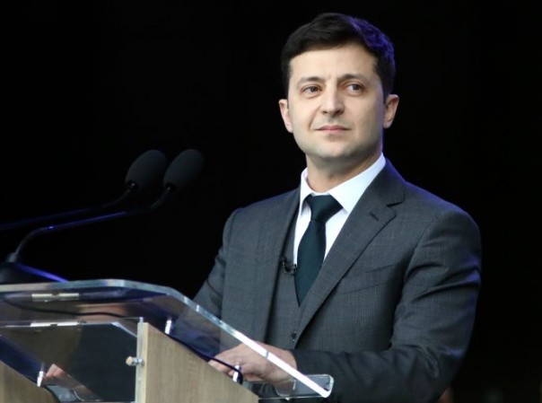 Владимир Зеленский принес присягу президента Украины и показал свою первую "фишечку"