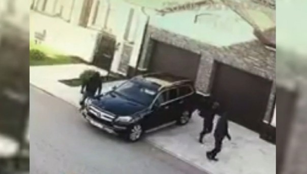 В Оренбурге убили главу филиала "Газпромтранса", его жену и водителя