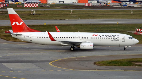 Пассажирский Boeing совершил аварийную посадку в Иркутске | В Пулково у самолёта сломалась стойка шасси | Самолёт совершил жёсткую посадку в Калмыкии