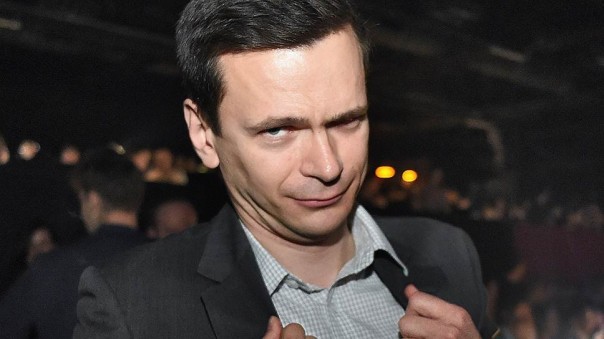 Депутат с фантазией: Яшин пишет фейки, чтобы заработать премию