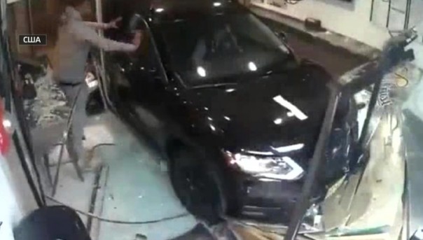 В США пьяная дочь мэра города Пеннсокен въехала в пиццерию