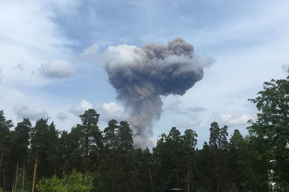 Взрывы на "Кристалле": основная версия - нарушение производственного процесса. За медпомощью обратились 85 человек, 16 в больнице