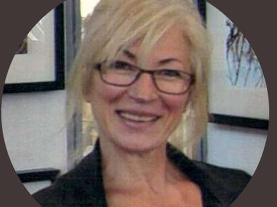 Жившая под деревом в Москве бездомная женщина оказалась шведской писательницей