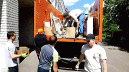 Сотни жителей Дзержинска вышли на субботник после взрывов на заводе