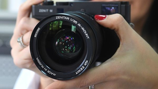 В России стартуют продажи фотоаппаратов "Зенит" в новом исполнении