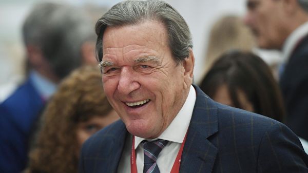 Вопреки давлению Запада: в России оценили слова Шредера о возвращении Крыма