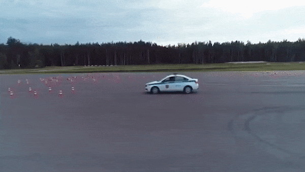 Полицейский разворот с оверкилем на Lada Vesta: как не надо делать! (видео)