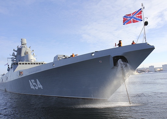 Отряд кораблей ВМФ России остановлен при прохождении Панамского канала