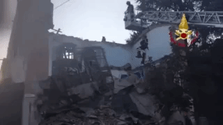 В Италии из-за взрыва обрушился жилой дом, под завалами люди