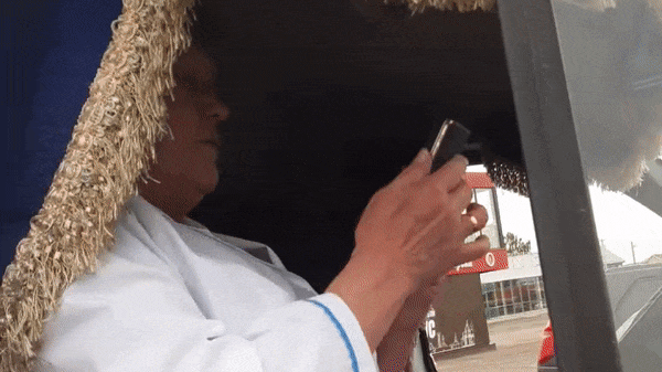 "Уйдите к чертовой матери!": фельдшер отказалась помогать мужчине с инсультом