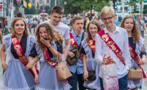 Днепропетровск - не Галичина. Жители промышленного центра требуют вернуть русский язык в школы