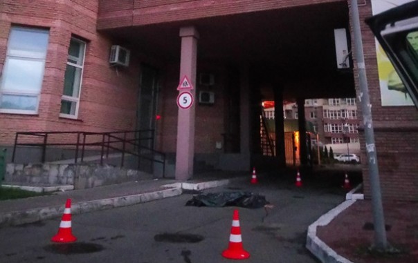 В Киеве женщина выпрыгнула из окна, оставив предсмертное видео