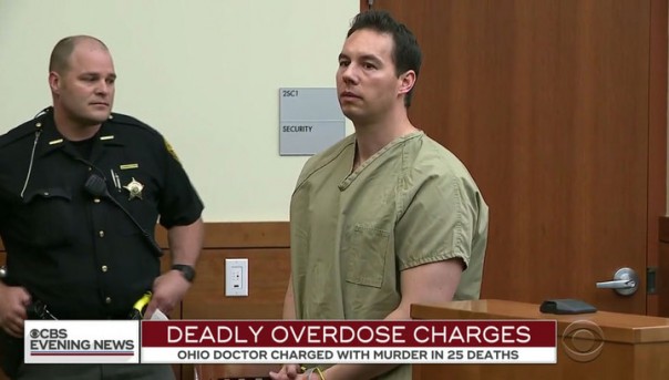 Врача  в США обвинили в целенаправленном убийстве 25 больных | В ФРГ медбрат получил пожизненный срок за убийство 85 пациентов