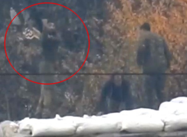 Донбасский снайпер наказал укрофашиста за неприличный жест | Снайпер ликвидировал предателя Донбасса