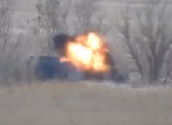 "Марс" атакует. ПТУР ополчения утилизирет джип укрофашистов