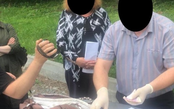 Жительница Хмельницкого пыталась продать 16-летнюю дочь в бордель