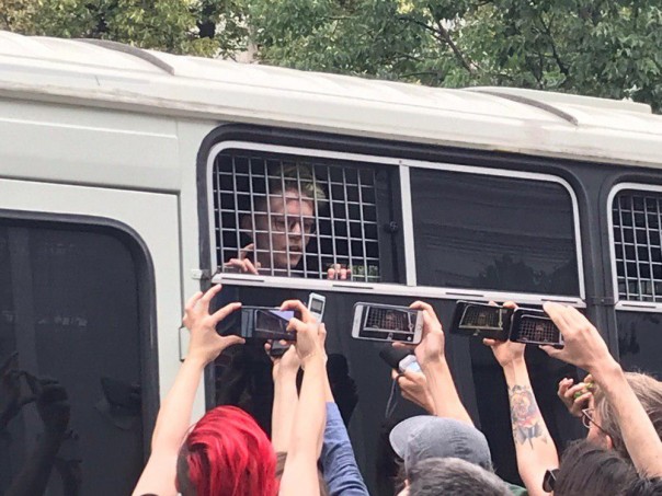 Либералы СПб намеренно устраивают провокации в День России