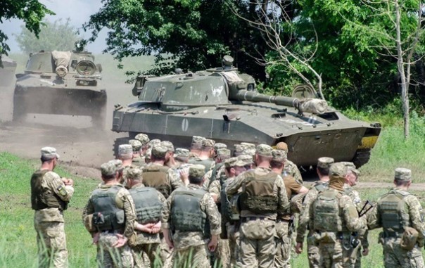 Укрофашисты заявляют что вплотную приблизились к Донецку, заняв практически всю "серую зону"